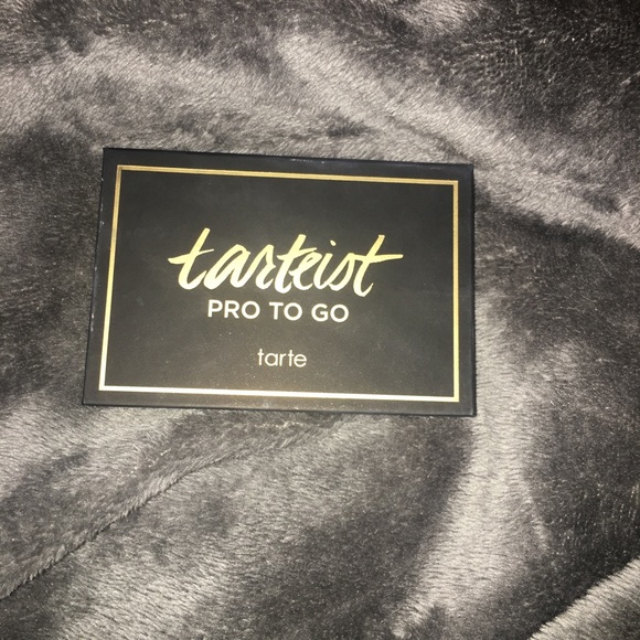 Tarte pro to go eyeshadow palette - Picture 2 of 3